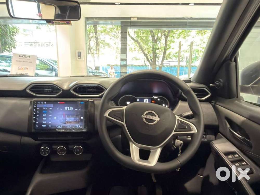 Nissan Magnite Kuro Edition Petrol Amt, 2025, Petrol