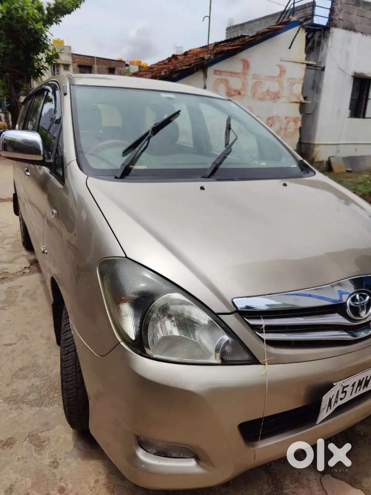 Toyota Innova 2.5 V 2011
