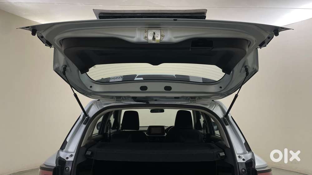 Maruti Suzuki Brezza Vxi At, 2023, Petrol