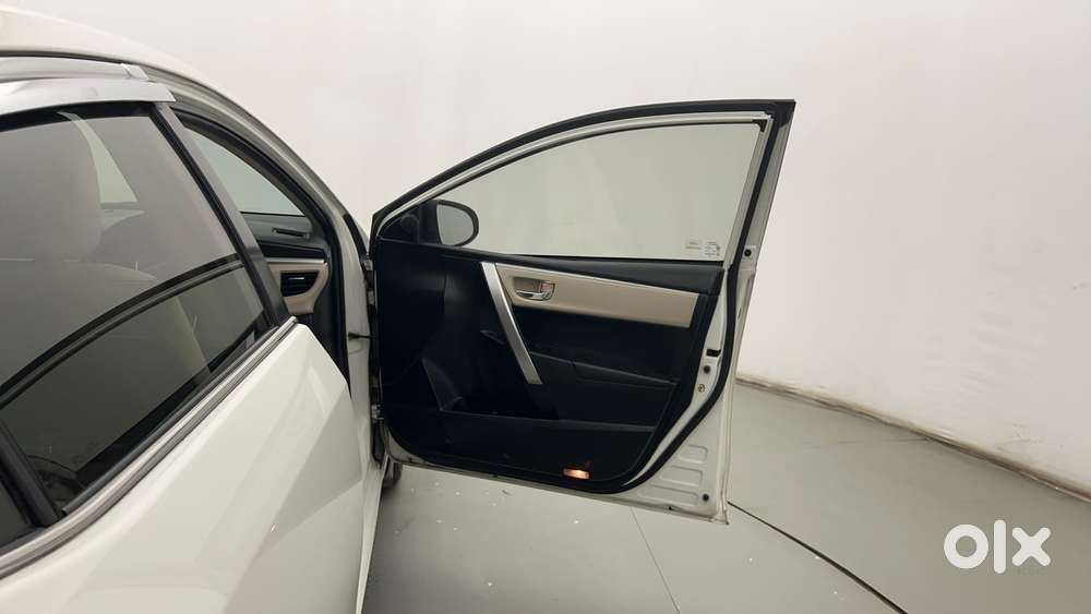 Toyota Corolla Altis 1.8 G, 2016, Petrol