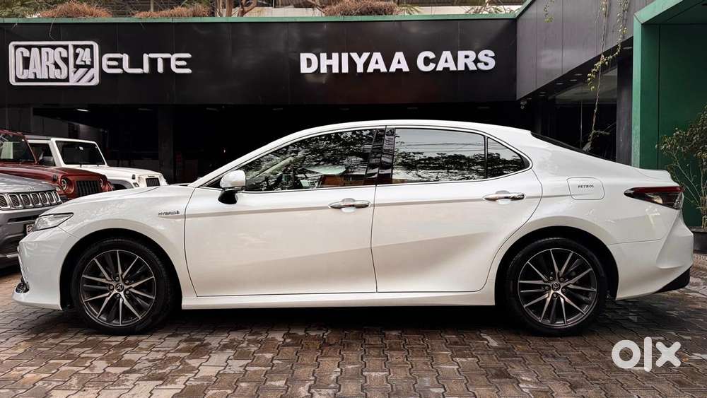 Toyota Camry Hybrid, 2022, Petrol