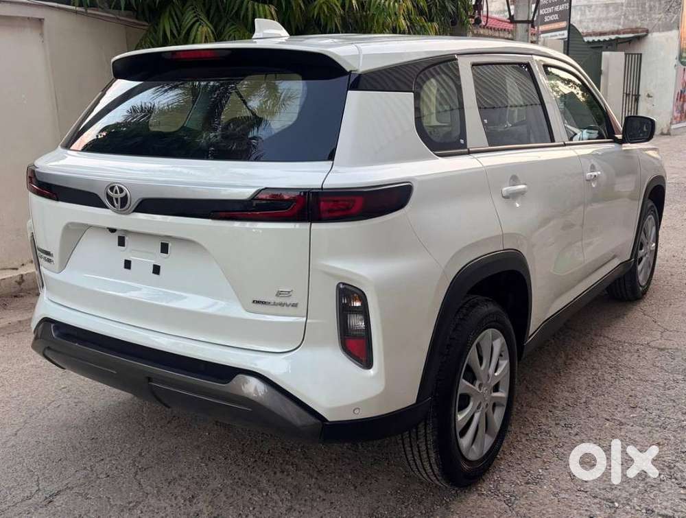 Toyota Urban Cruiser Hyryder, 2026, Petrol