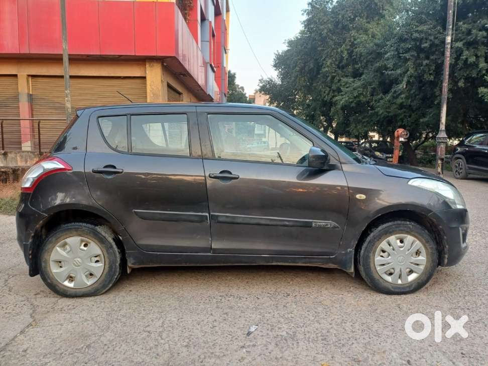 Maruti Suzuki Swift Lxi Optional-o, 2017, Petrol