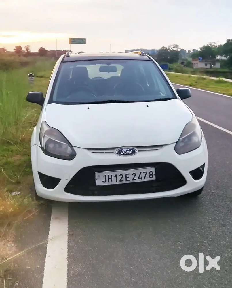 Ford Figo Petrol Lxi 2014 Manual