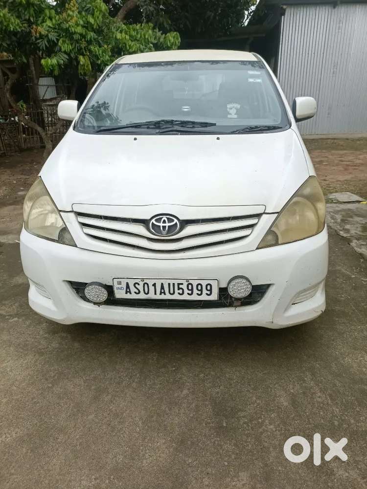 Toyota Innova 2011
