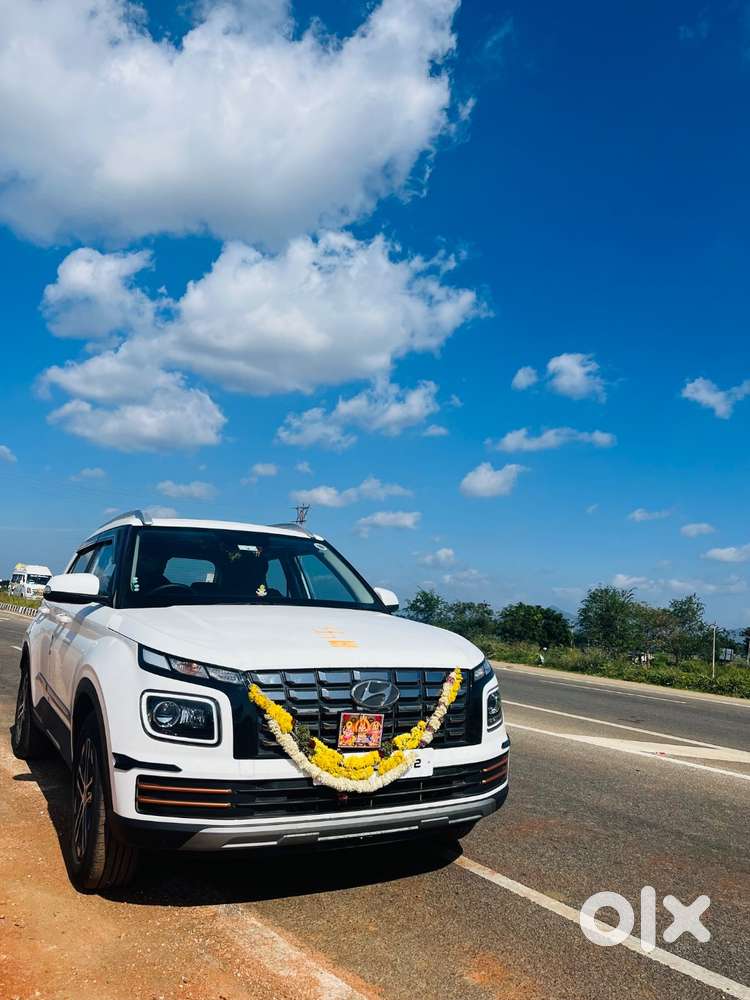 Hyundai Venue Sx Sunroof 2023  Single Owner  22k Km