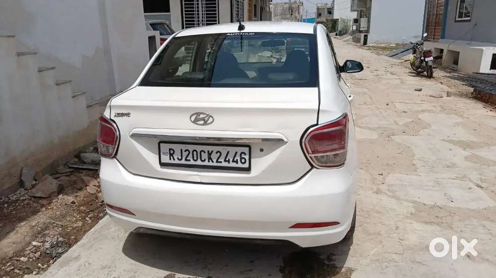 Hyundai Xcent Base 2014