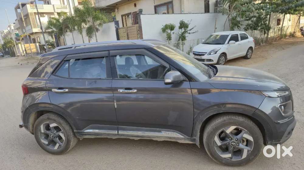 Hyundai Venue 2021 Diesel 99000 Km Driven