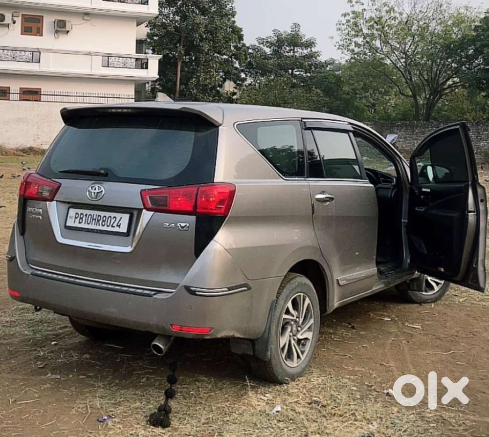 Toyota Innova Crysta 2021