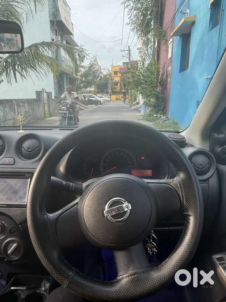 Nissan Sunny Petrol 2011