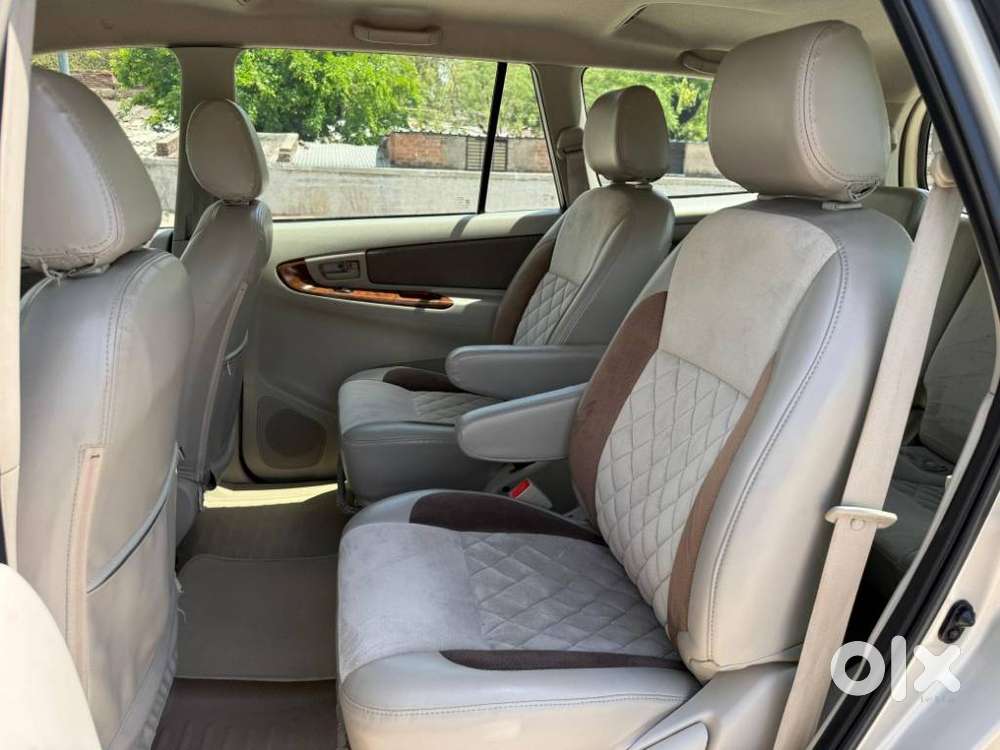 Toyota Innova 2.5 G (diesel) 7 Seater Bs Iv, 2013, Diesel