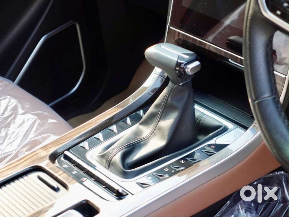 Mg Hector Plus Sharp Pro 1.5 Turbo Petrol Cvt 6 Str, 2023, Petrol