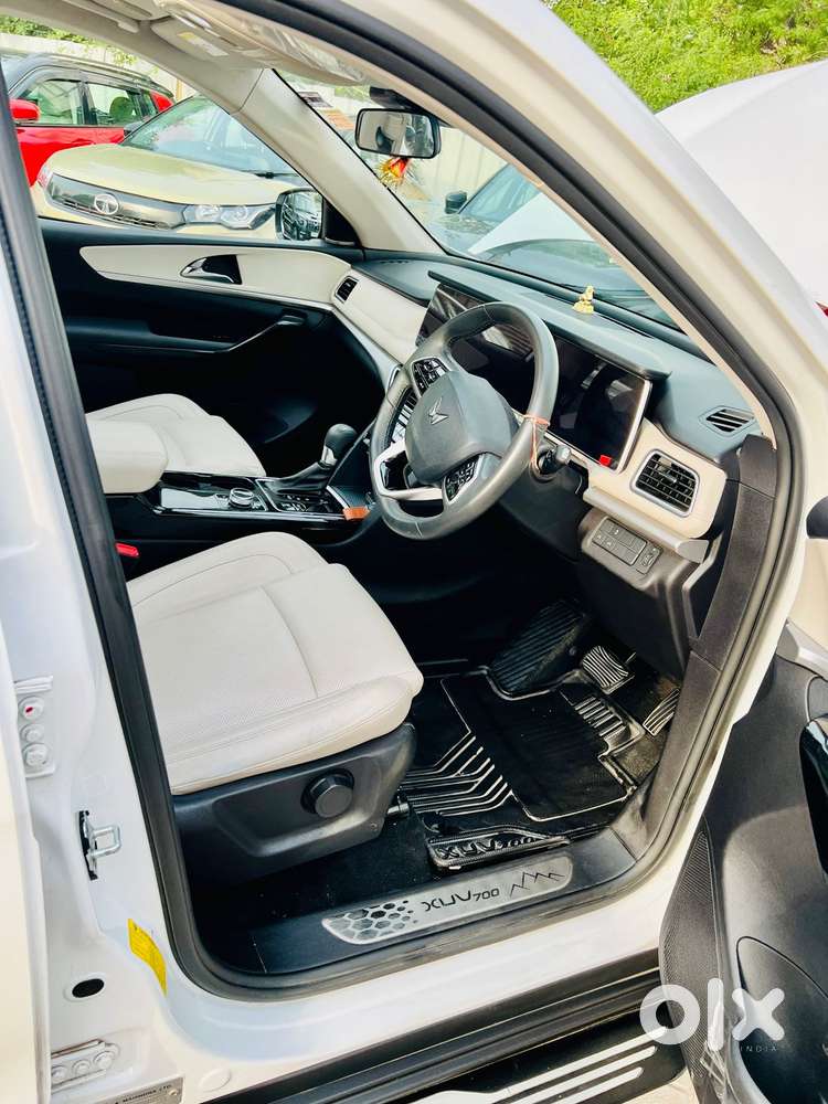 Mahindra Xuv700 2.0 Ax 7 Petrol At Luxury Pack Str, 2024, Petrol