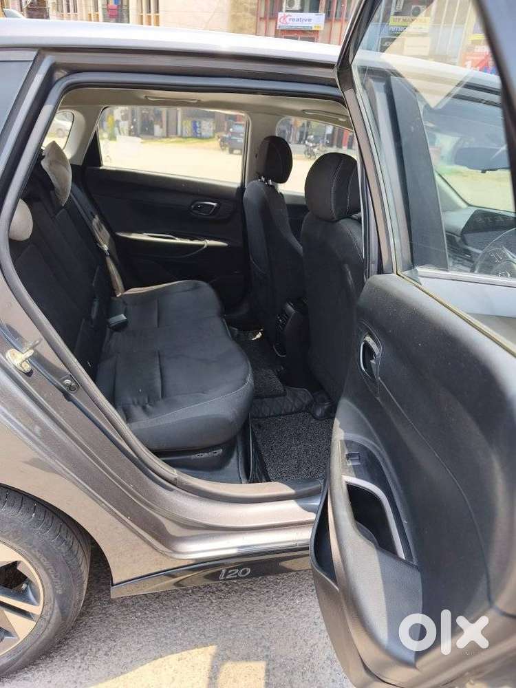 Hyundai I20 Asta 1.4 (o), With Sunroof Diesel, 2021, Petrol