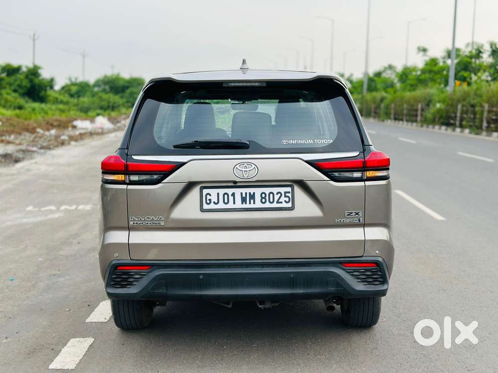 Toyota Innova Hycross, 2023, Petrol