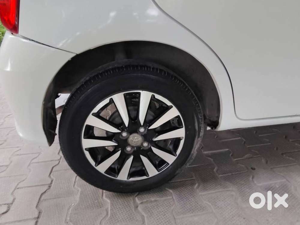 Toyota Etios Liva V Dual Tone, 2018, Petrol