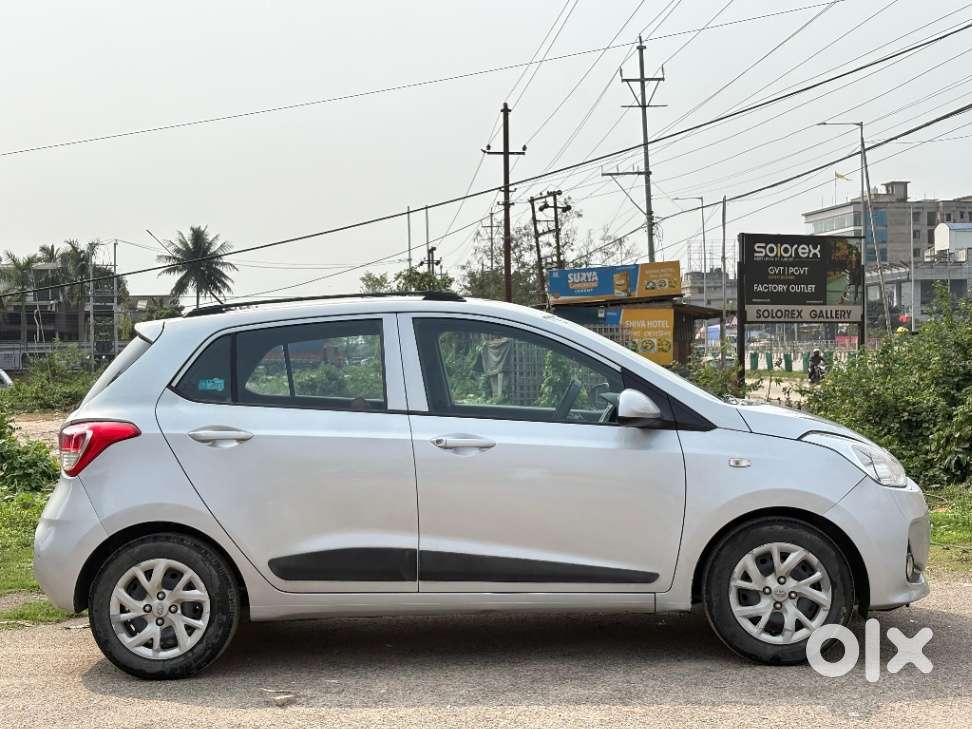 Hyundai Grand I10 Sportz, 2017, Petrol