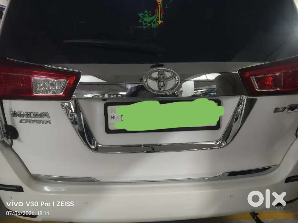 Toyota Innova Crysta 2.7 Petrol 2022