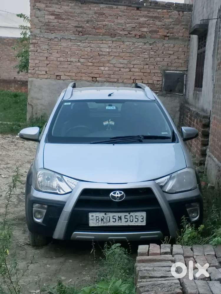 Toyota Etios Cross 2016