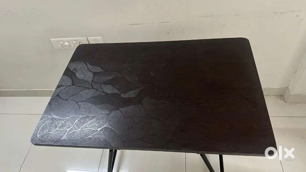 Black Metal Frame Foldable Table ; Good Condition