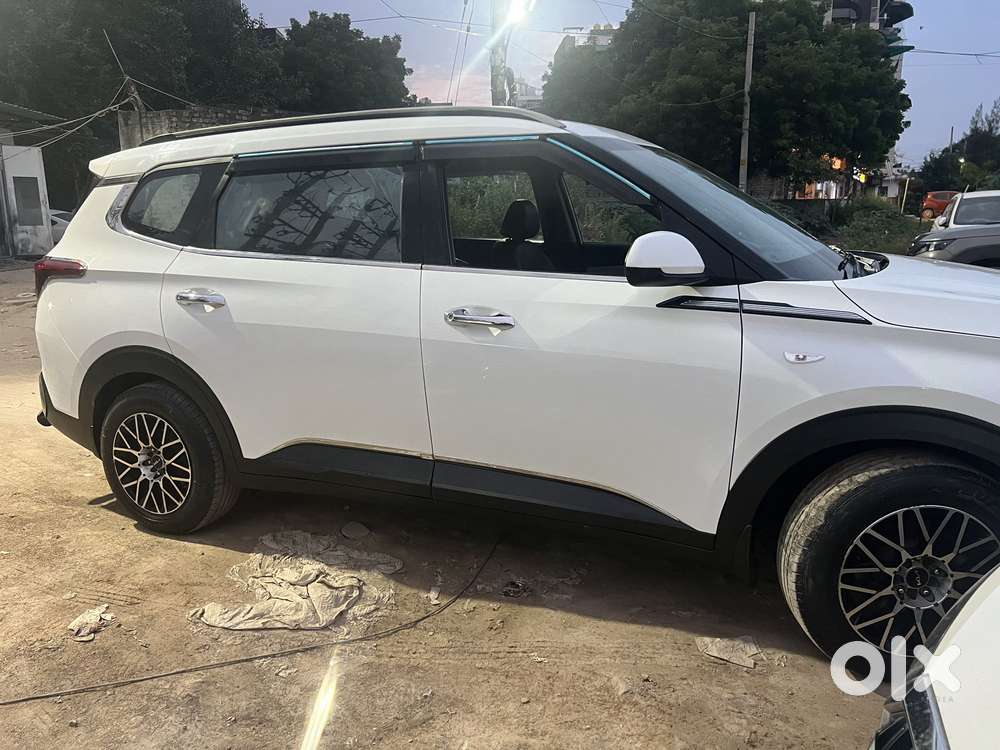 Kia Carens 1.4 Premium 7 Str, 2023, Petrol