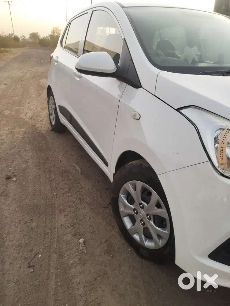 Hyundai Grand I10 2015 Cng & Hybrids Good Condition