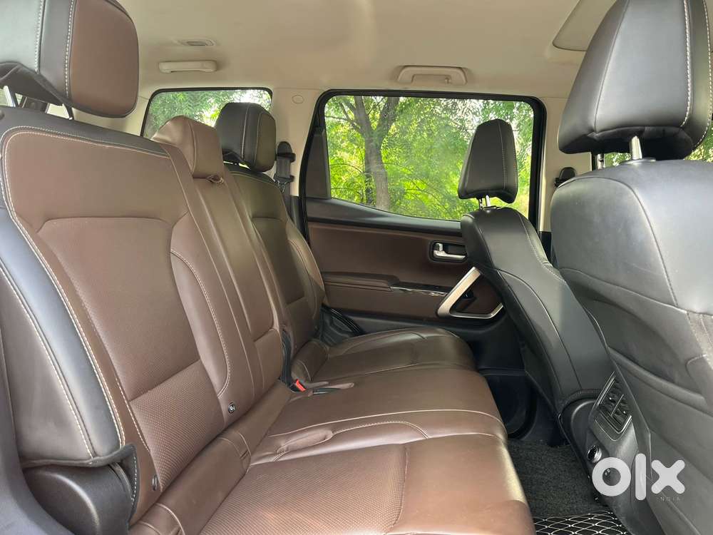 Mahindra Scorpio N Z8 Petrol At 7 Str, 2025, Petrol