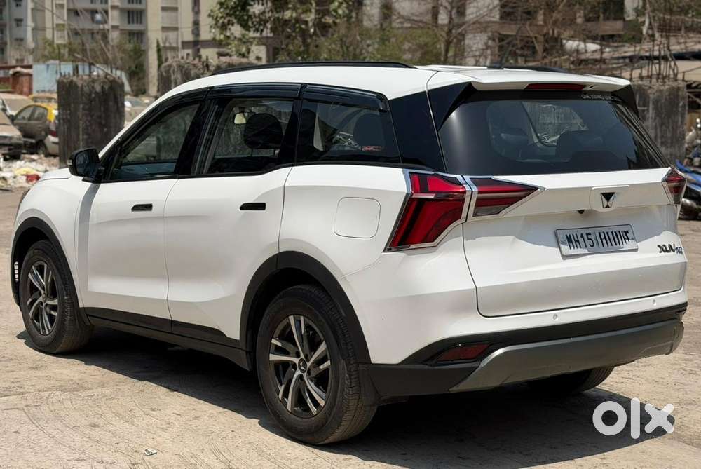 Mahindra Xuv700 2.0 Ax 5 Petrol Mt 7 Str, 2022, Petrol