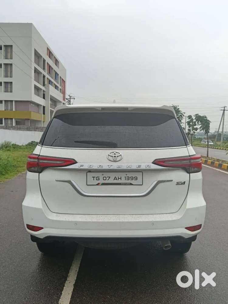 Toyota Fortuner 4x2 At, 2024, Diesel