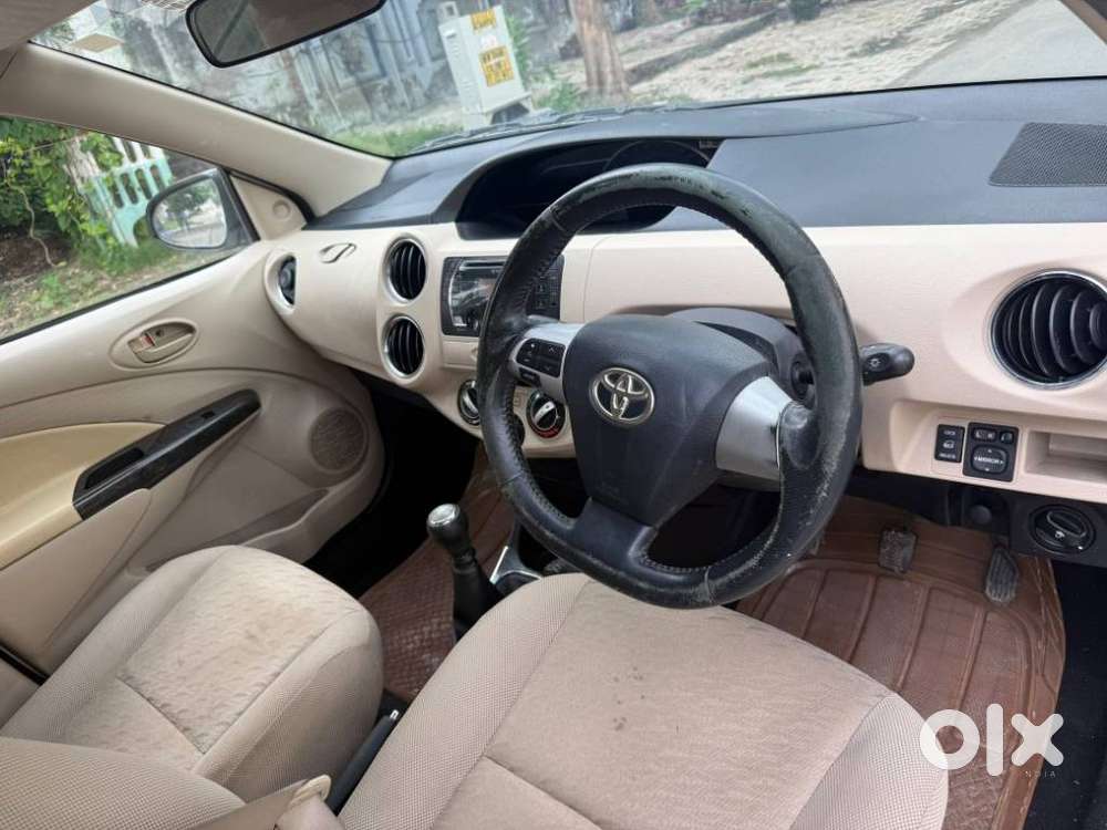 Toyota Platinum Etios 1.5 Vx, 2016, Petrol