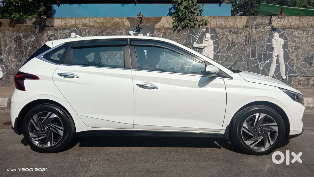 Hyundai I20 Asta (o) 1.2 Mt, 2023, Petrol