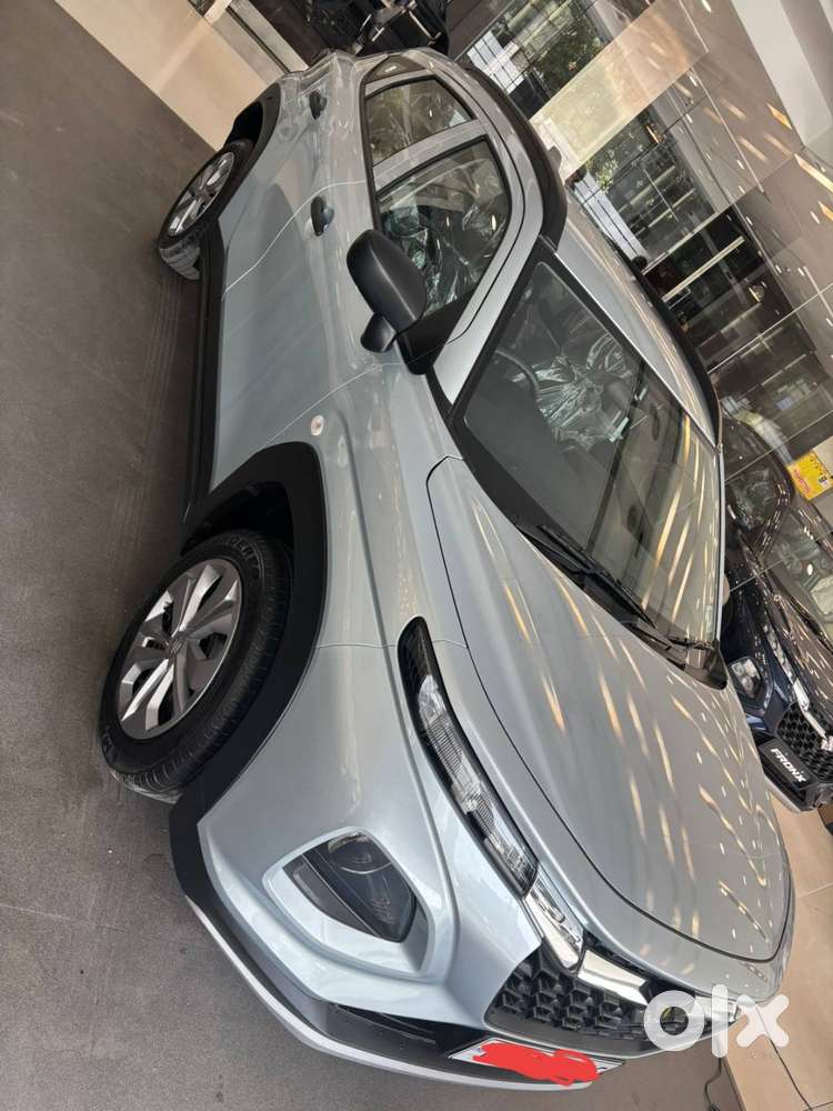 Maruti Suzuki Fronx Oct 2025 3400kms Driven