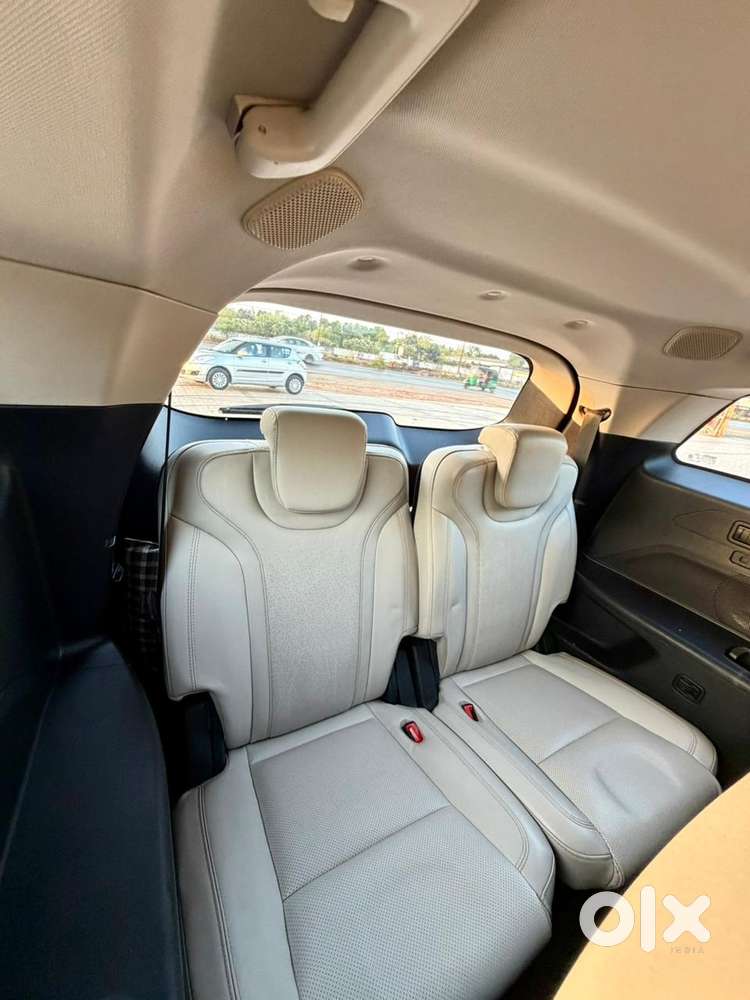 Mahindra Xuv700 2.2 Ax 7 Diesel At Luxury Pack Str Awd, 2023, Diesel