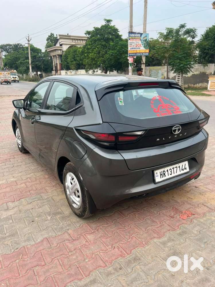 Tata Altroz Petrol 2023
