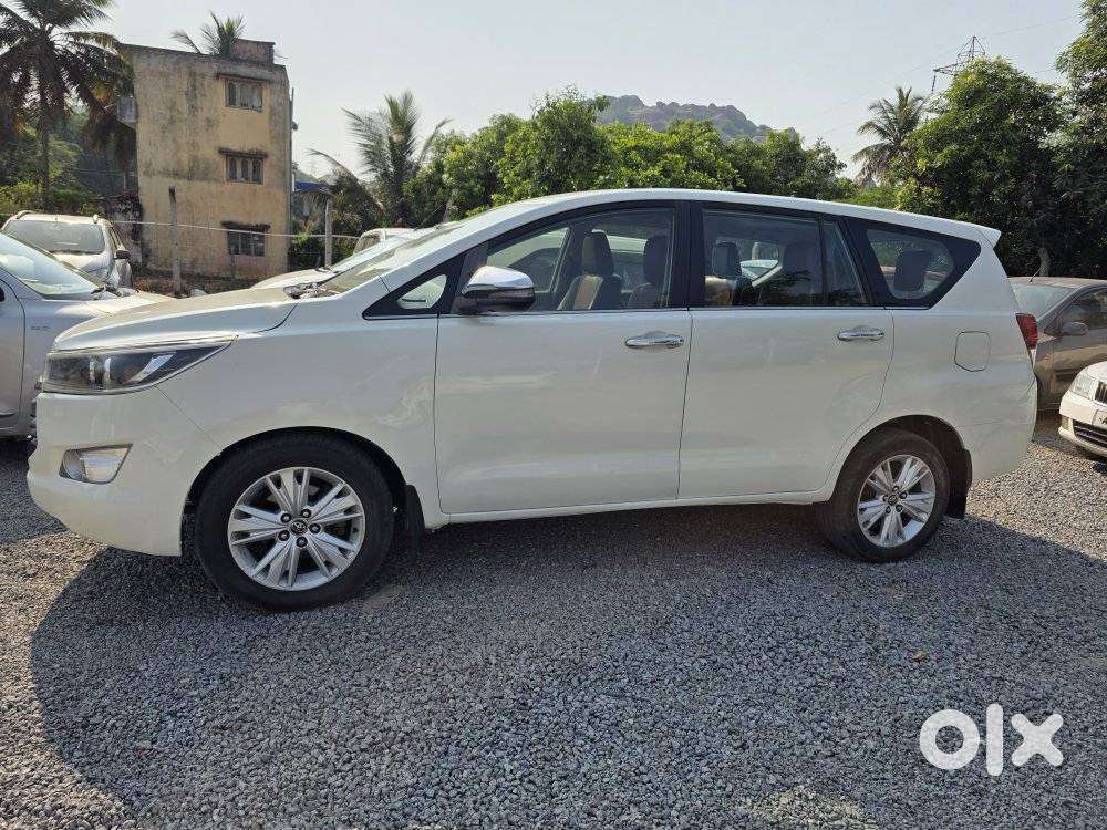Toyota Innova Crysta 2.8z Automatic, 2016, Diesel