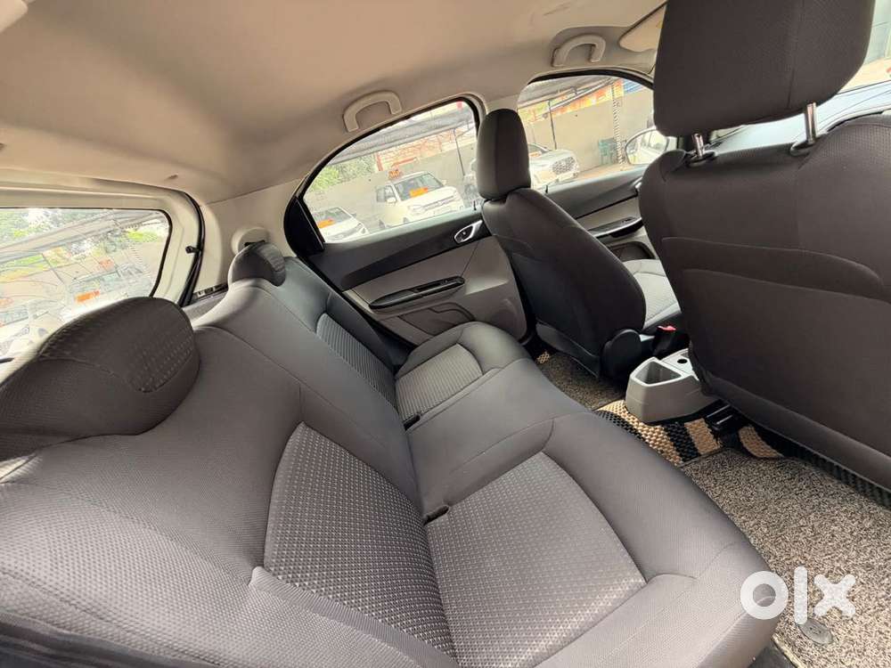 Tata Tiago 1.2 Revotron Xz (o), 2017, Petrol