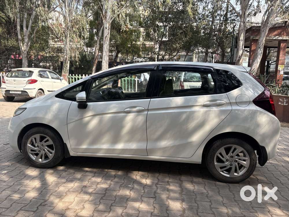 Honda Jazz V Automatic, 2016, Petrol