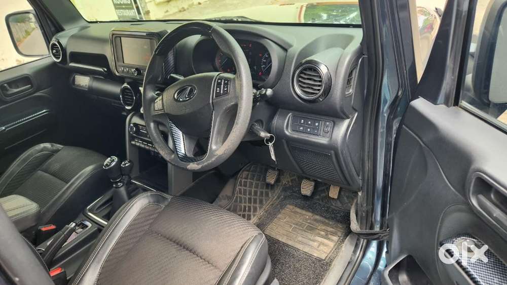 Mahindra Petrol 2021 Car