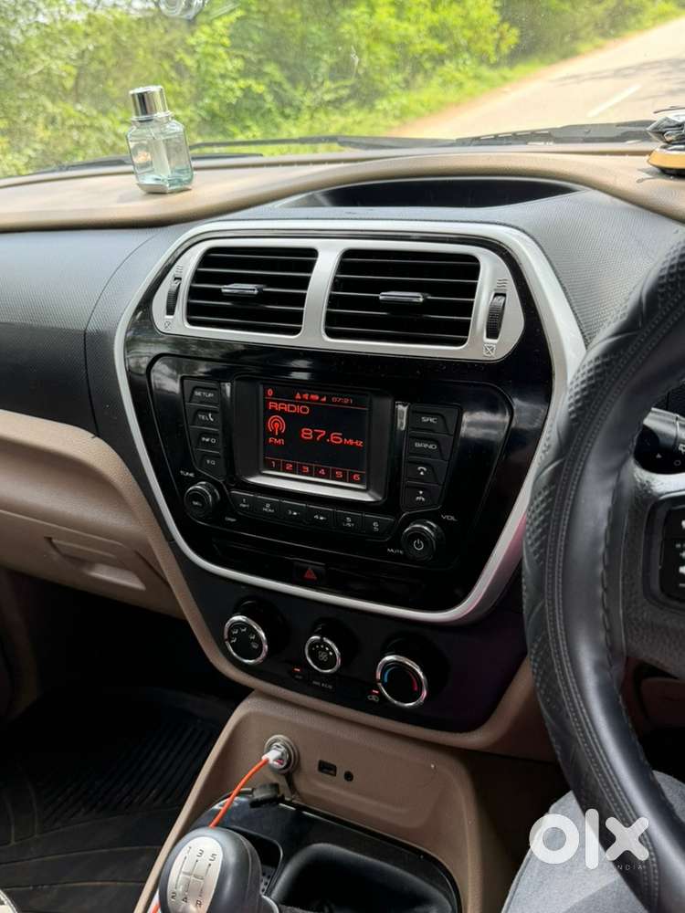 Mahindra Tuv 300 2018 Diesel Suv