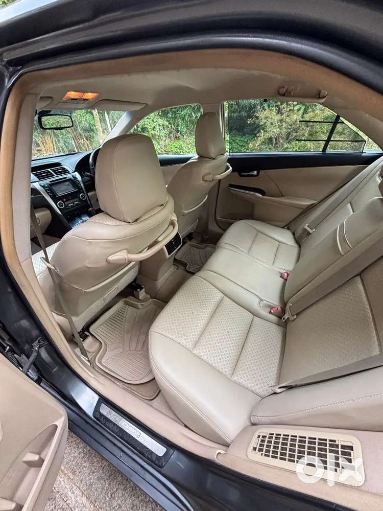 Toyota Camry Hybrid 2013