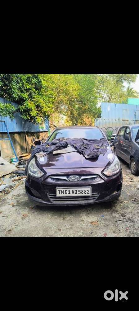 Hyundai Verna Fluidic 1.6 Vtvt Sx Opt, 2011, Petrol