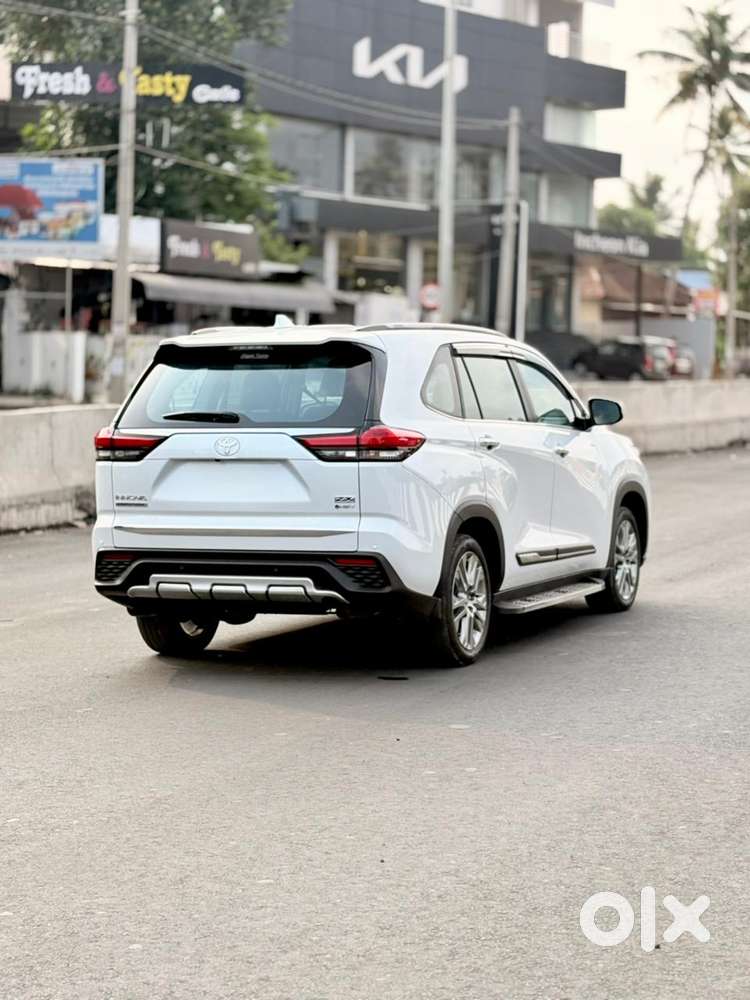Toyota Innova Hycross 2.0 Zx (o) Hybrid 7 Str, 2025, Cng & Hybrids