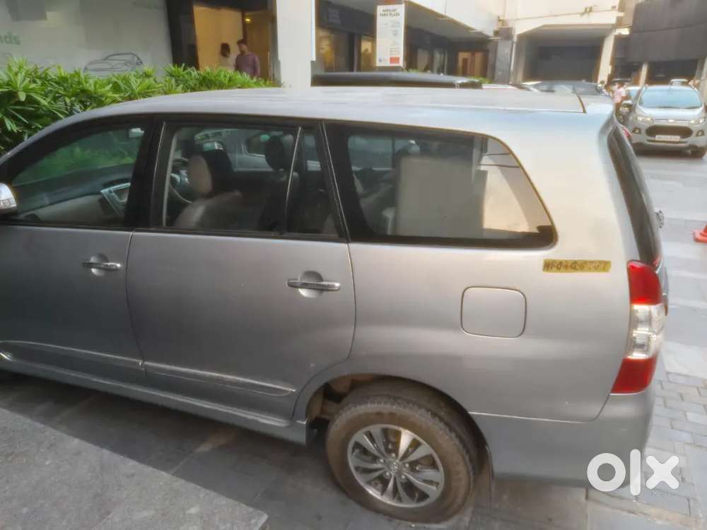Toyota Innova 2015