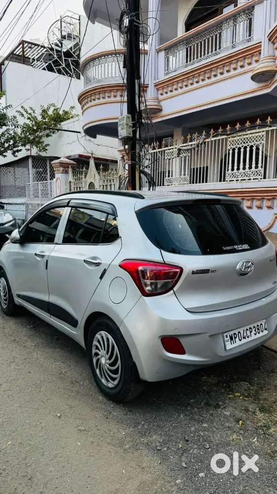 Hyundai Grand I10 2015 Petrol 28000 Km Driven