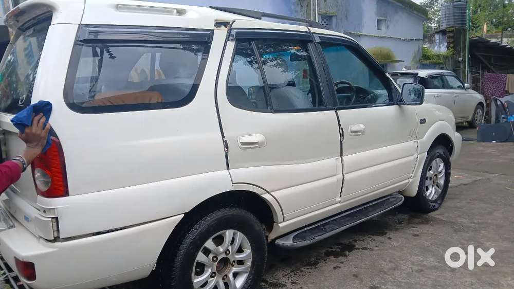 Tata Safari Gx Dicor 2011