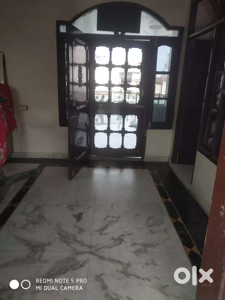 3 BHK FIRST' FLOOR SEMI FURNISHED KOTHI FOR RENT NEAR RAMA MANDI JAL.