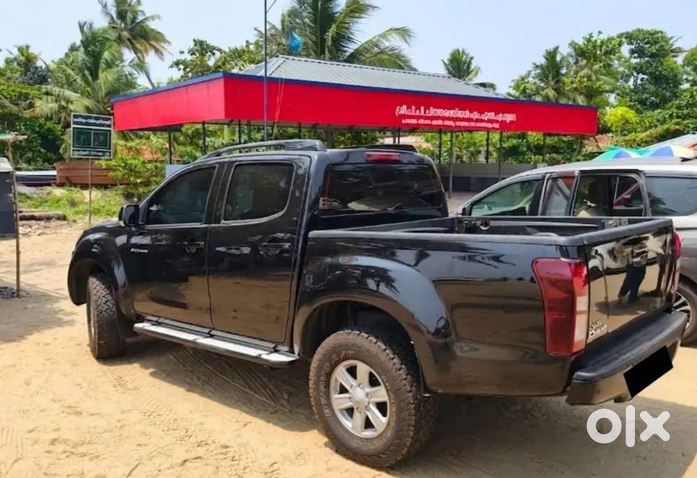 Isuzu V-cross 2017 Diesel Well Maintained