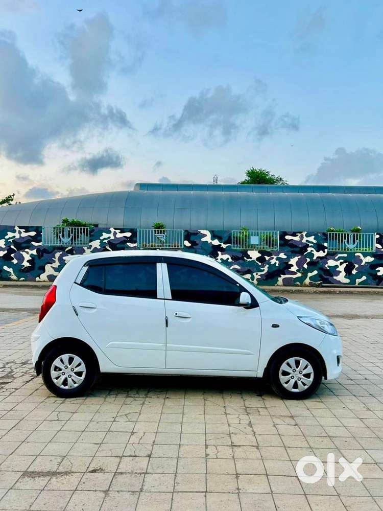 Hyundai I10 Sportz At, 2012, Petrol