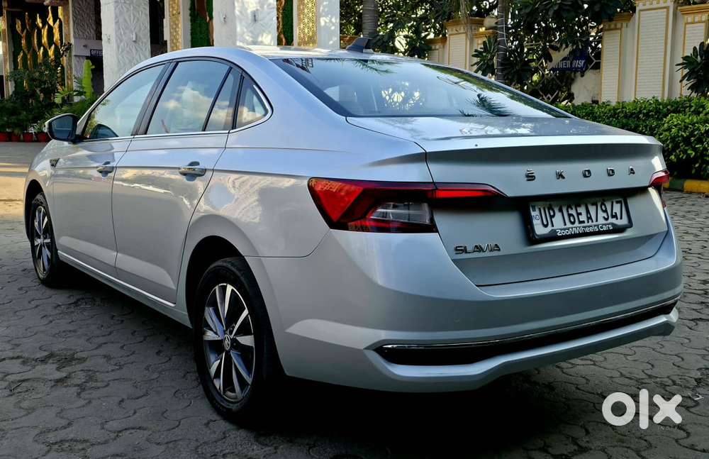 Skoda Slavia Style 1.0l Tsi Mt, 2023, Petrol
