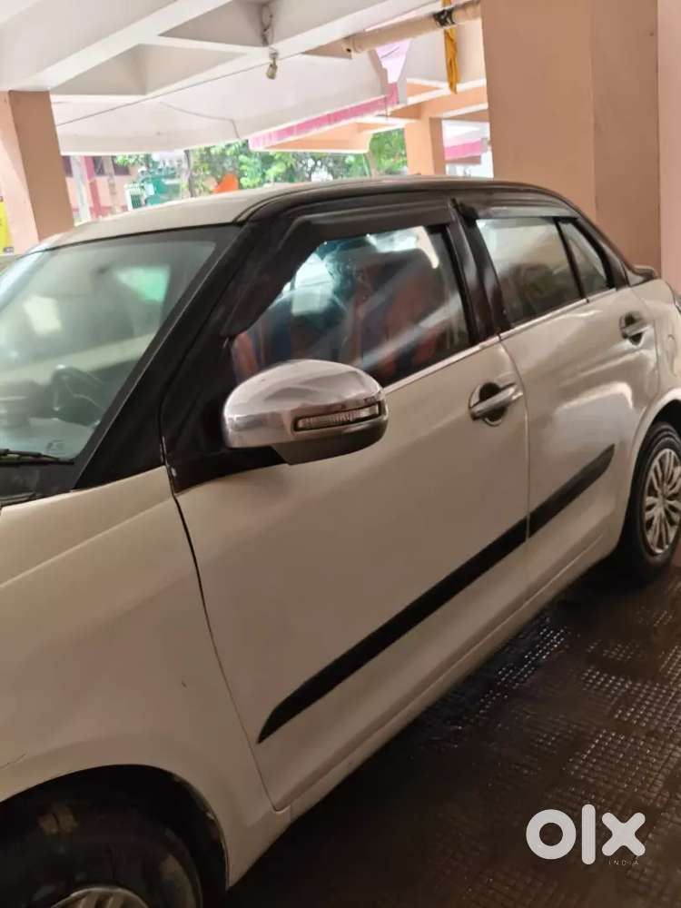Petrol Plus Uppar Se Cng Laga Hua Hai 
2015 Model Hai